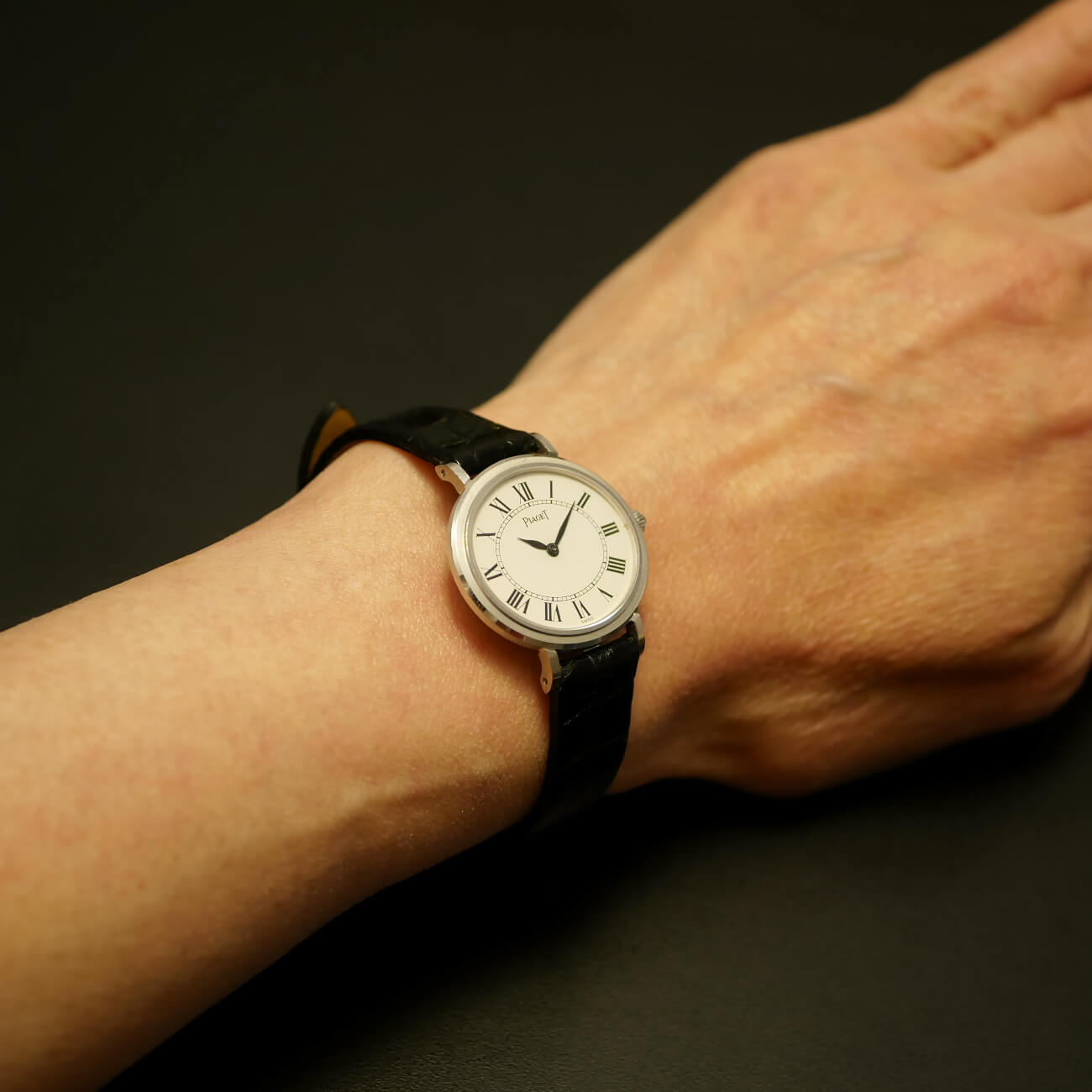 PIAGET ROUND MODEL