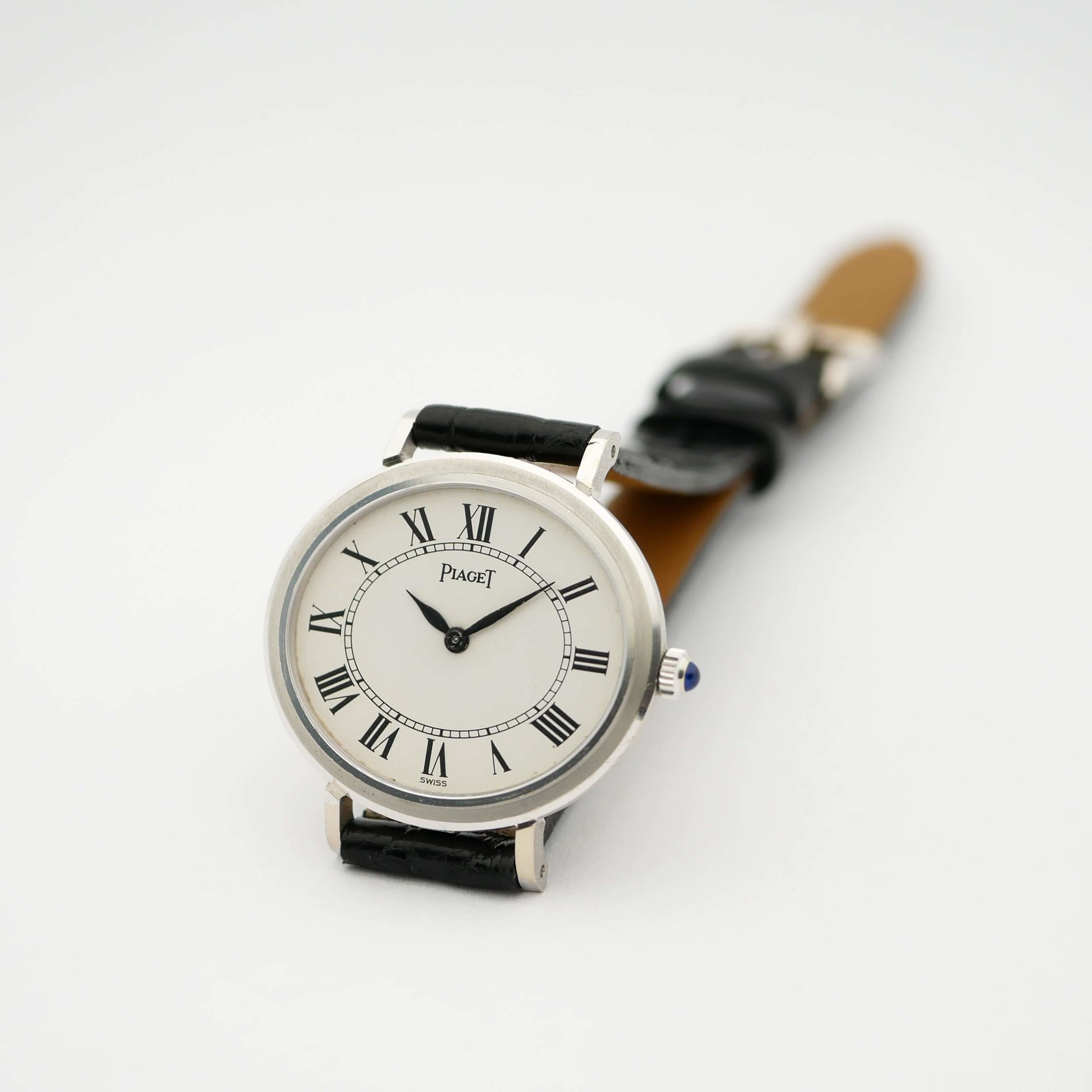 PIAGET ROUND MODEL