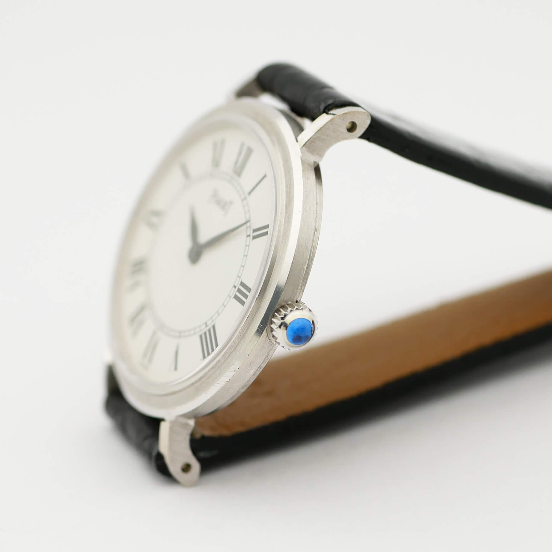 PIAGET ROUND MODEL