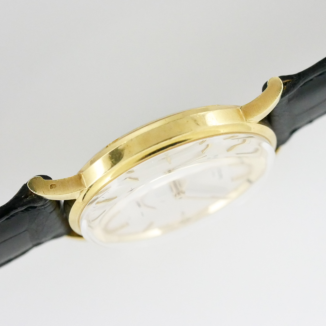 PATEK PHILIPPE ROUND MODEL