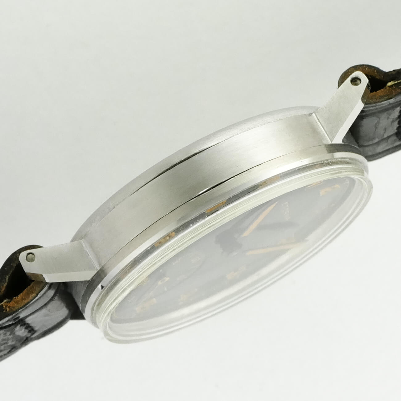 ETERNA ROUND MODEL