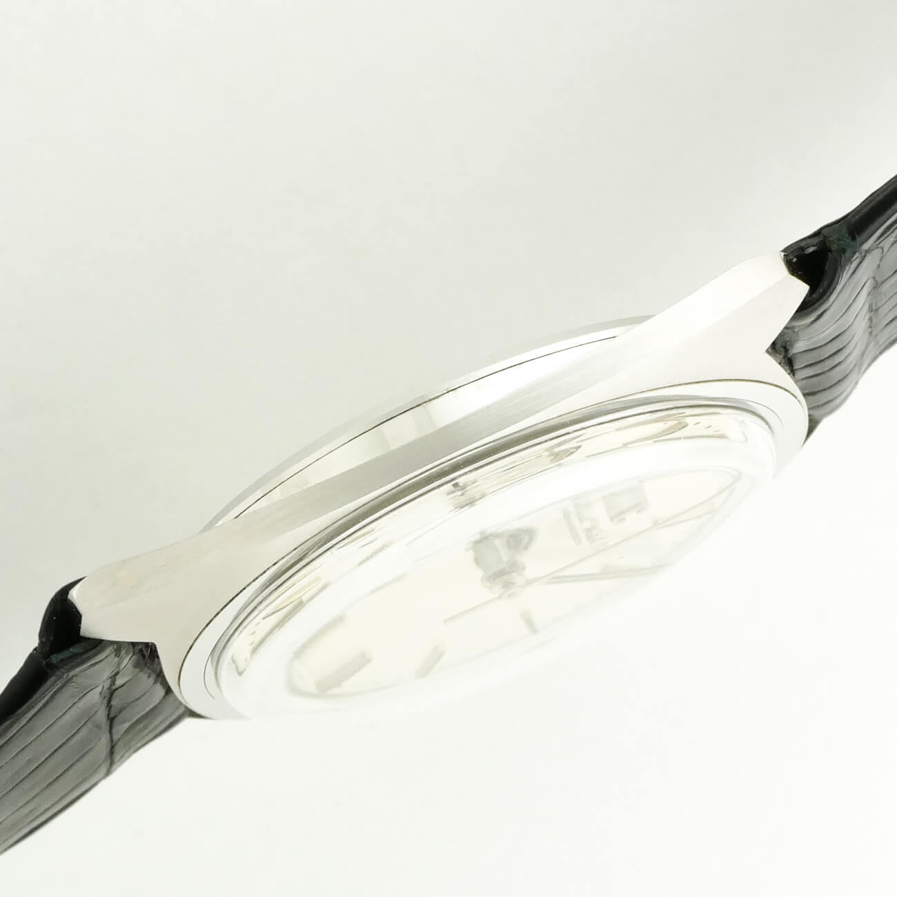 IWC TONNEAU MODEL