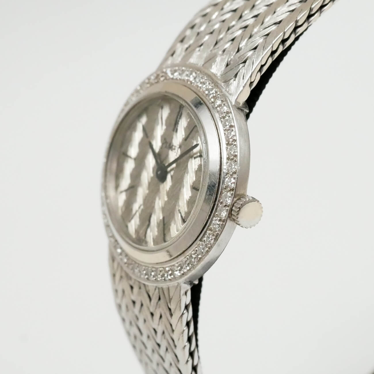 PIAGET ROUND MODEL