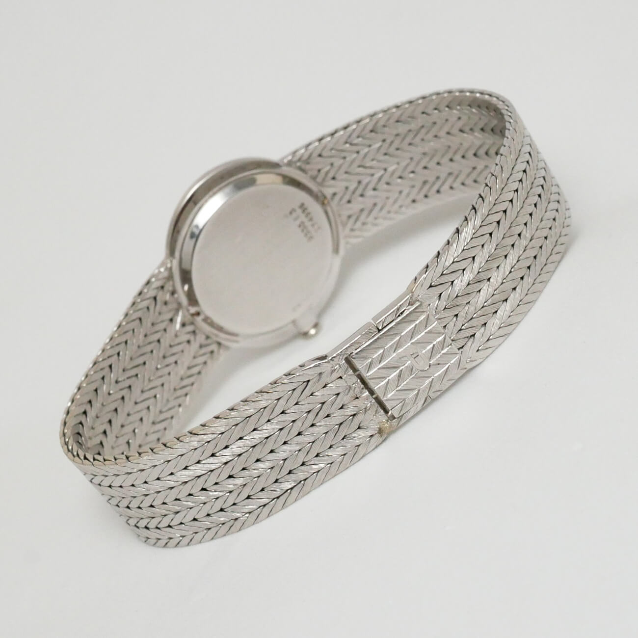 PIAGET ROUND MODEL