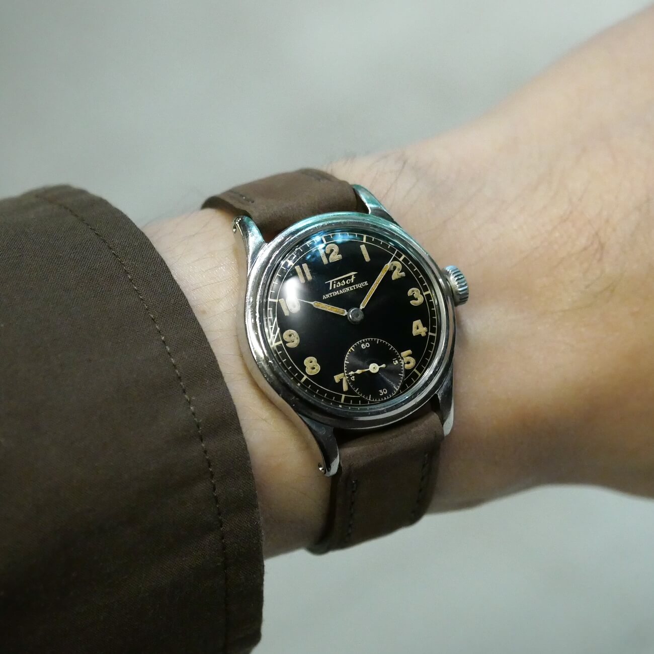TISSOT ROUND MODEL