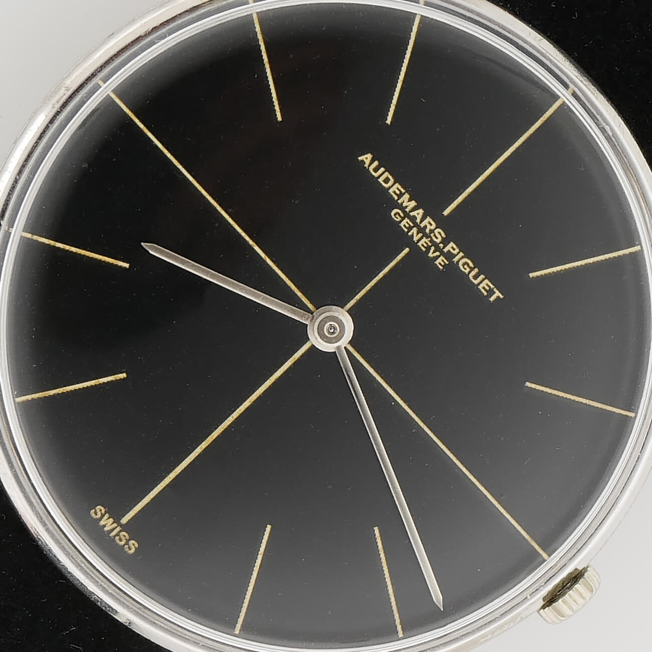 AUDEMARS PIGUET ROUND MODEL
