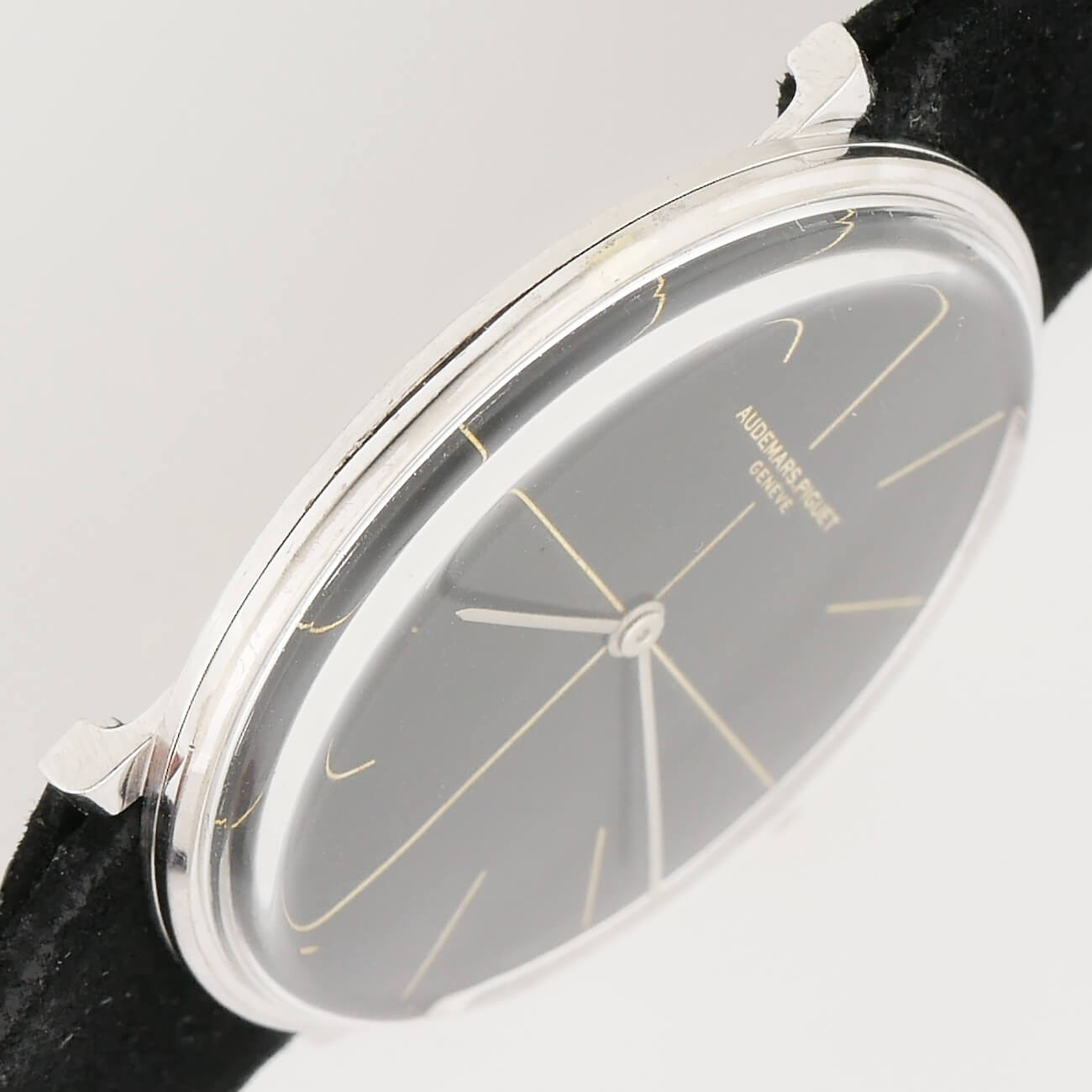 AUDEMARS PIGUET ROUND MODEL
