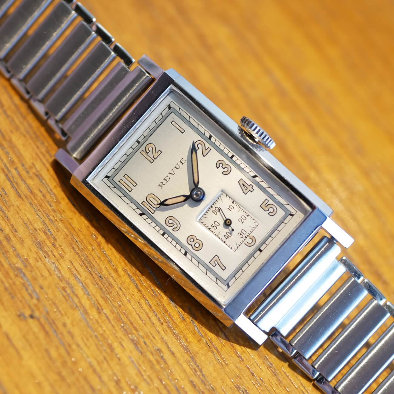REVUE  RECTANGLE MODEL 