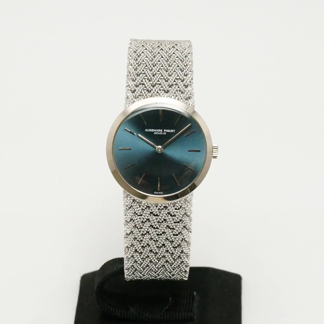 AUDEMARS PIGUET ROUND MODEL