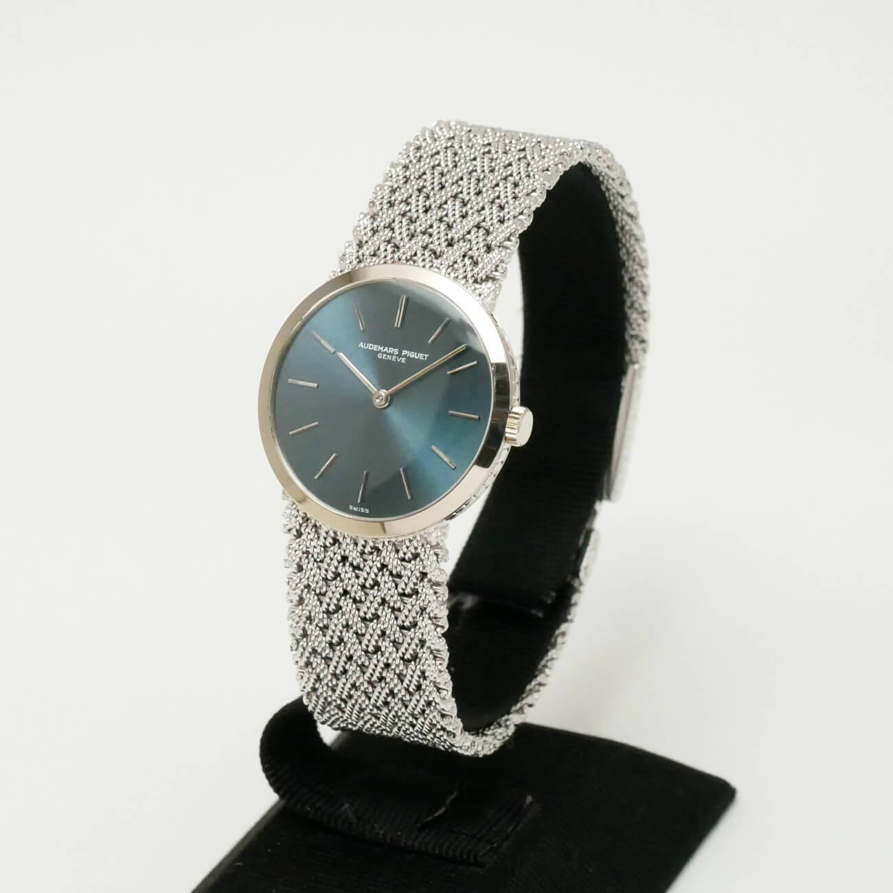 AUDEMARS PIGUET ROUND MODEL