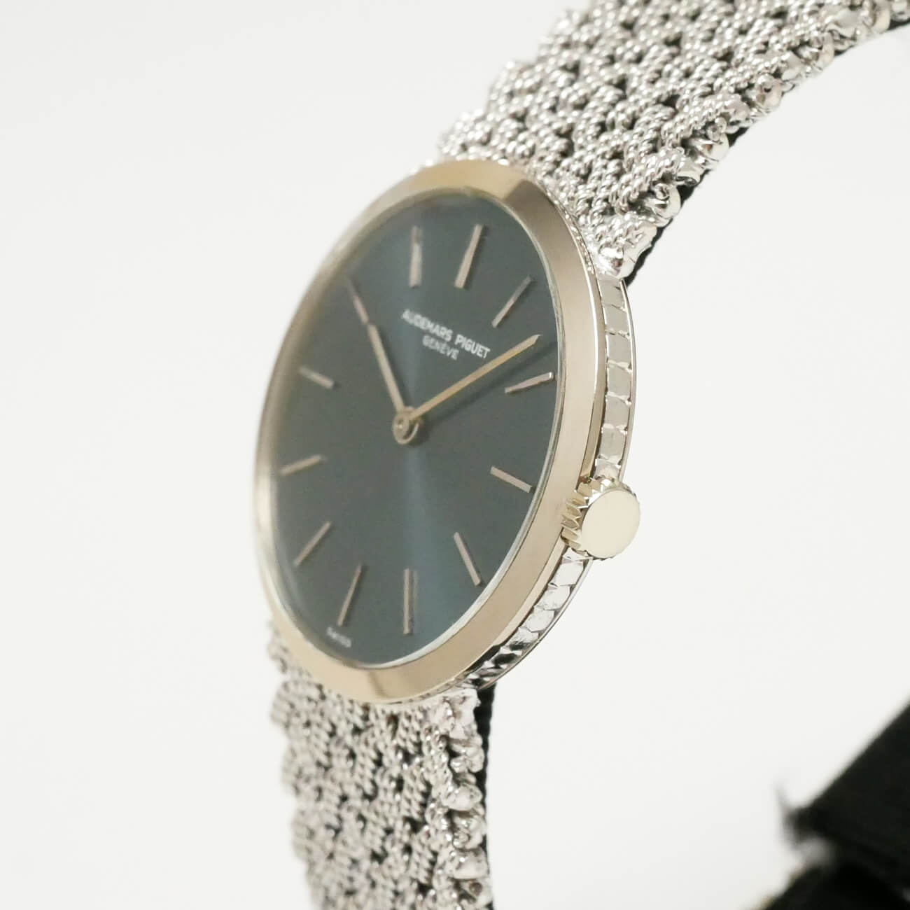 AUDEMARS PIGUET ROUND MODEL
