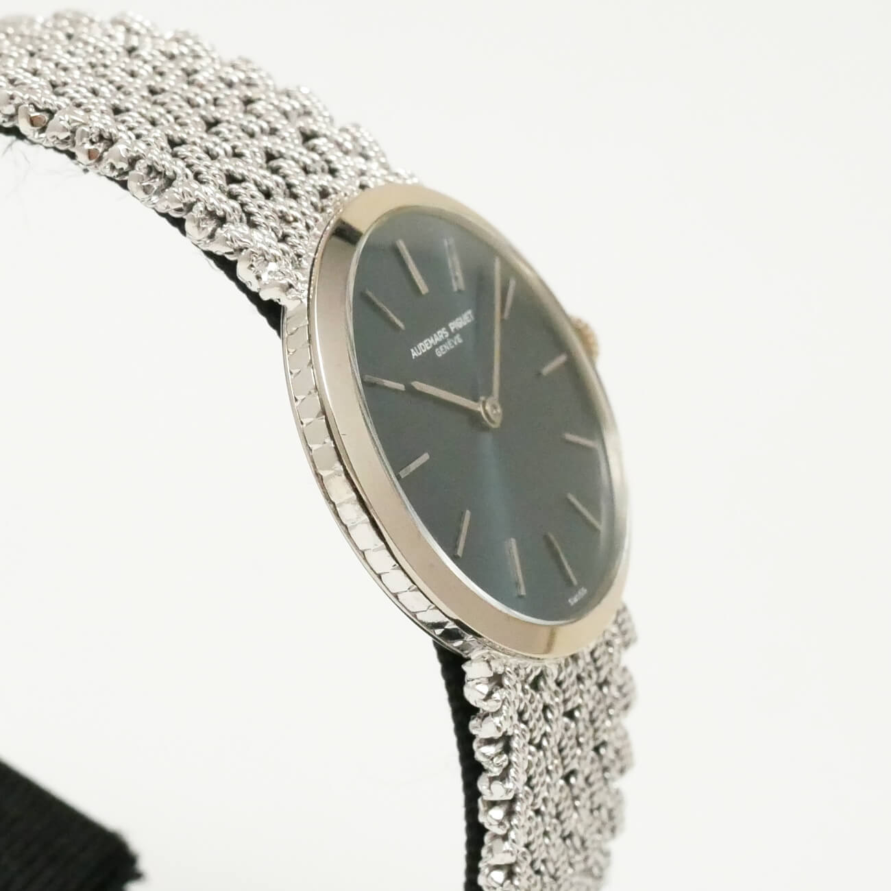 AUDEMARS PIGUET ROUND MODEL