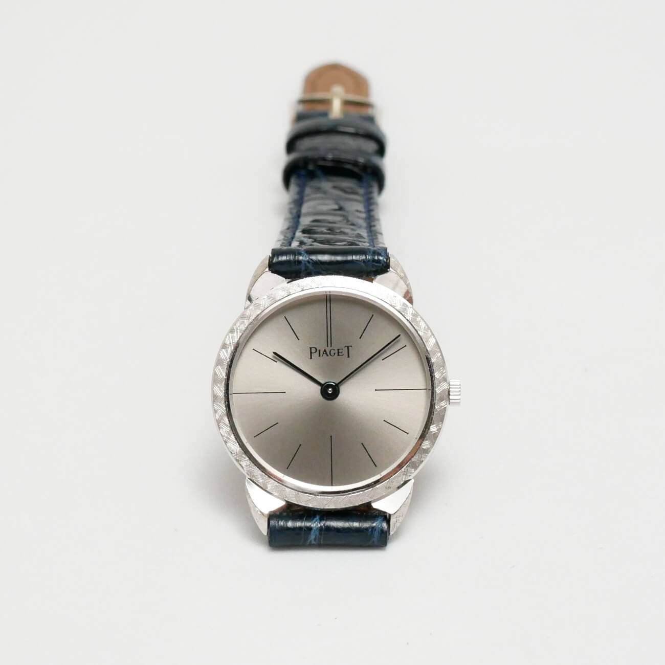 PIAGET ROUND MODEL