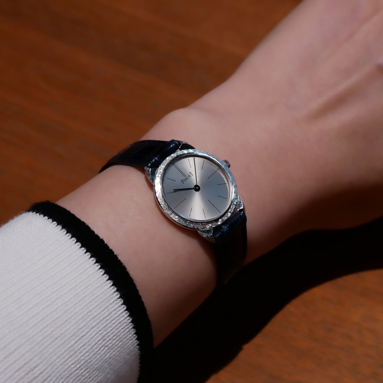 PIAGET ROUND MODEL
