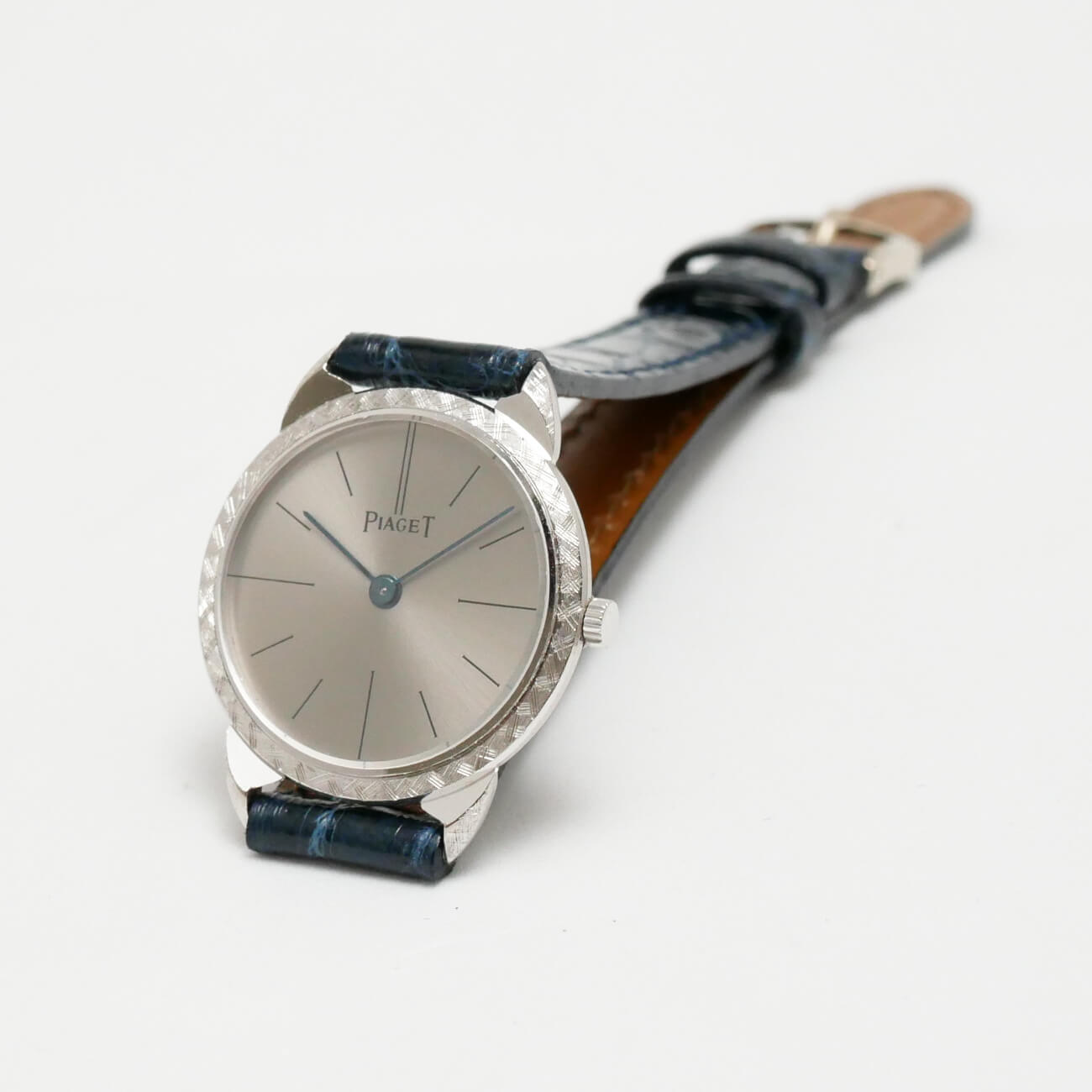 PIAGET ROUND MODEL