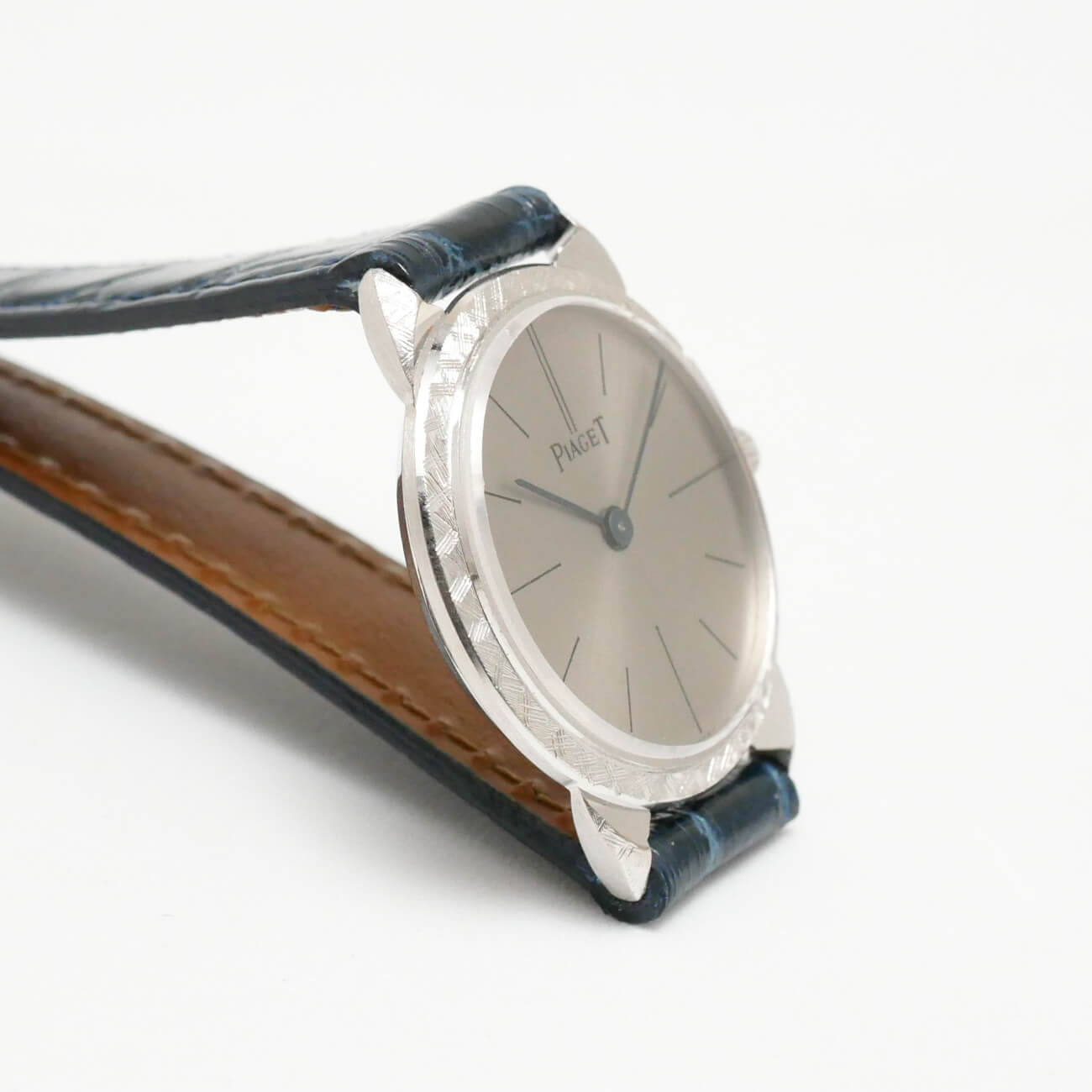 PIAGET ROUND MODEL