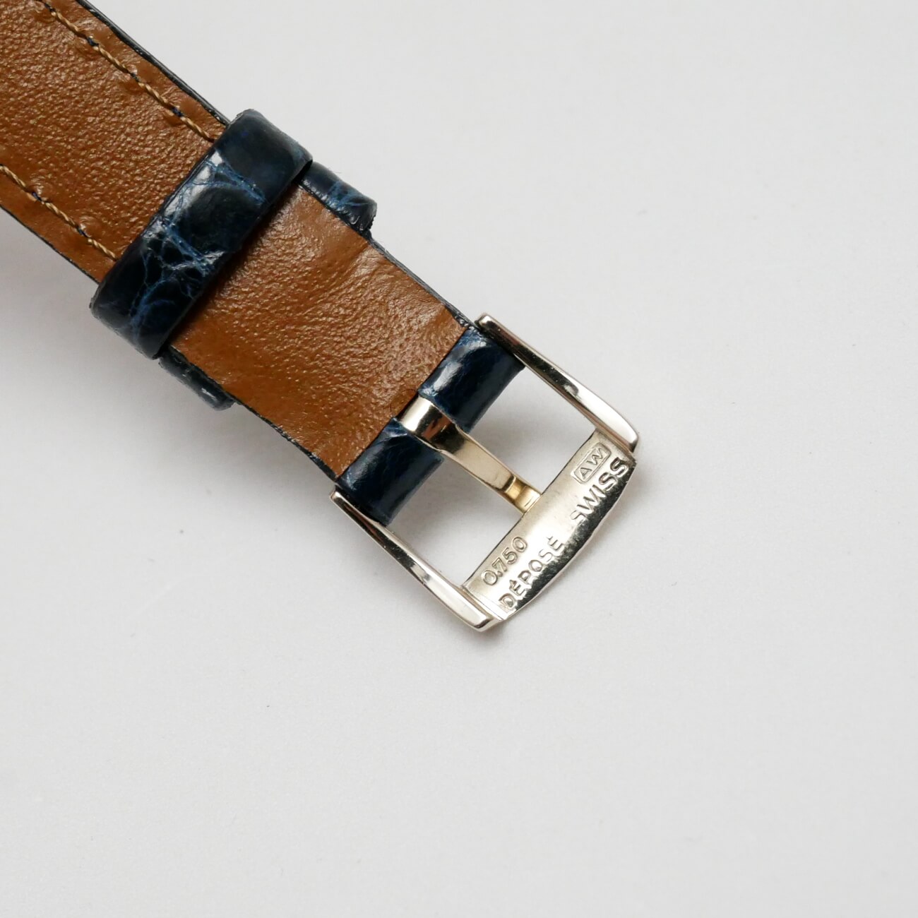 PIAGET ROUND MODEL