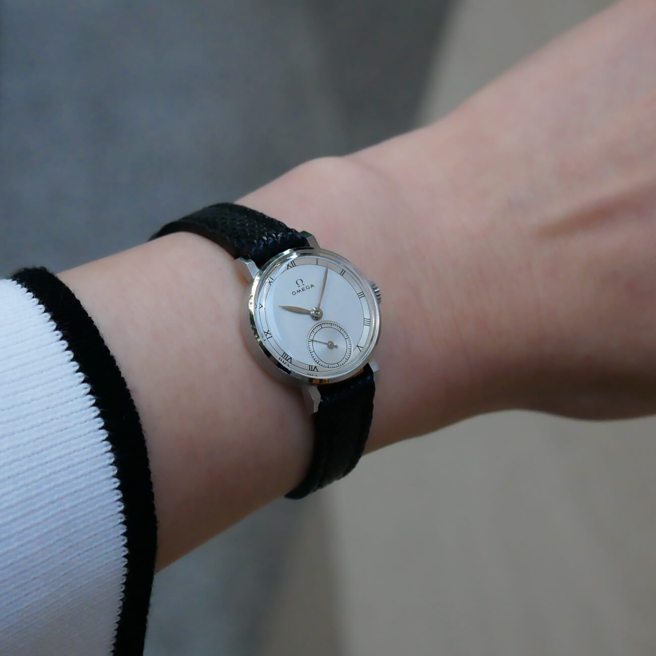 OMEGA ROUND MODEL N.O.S