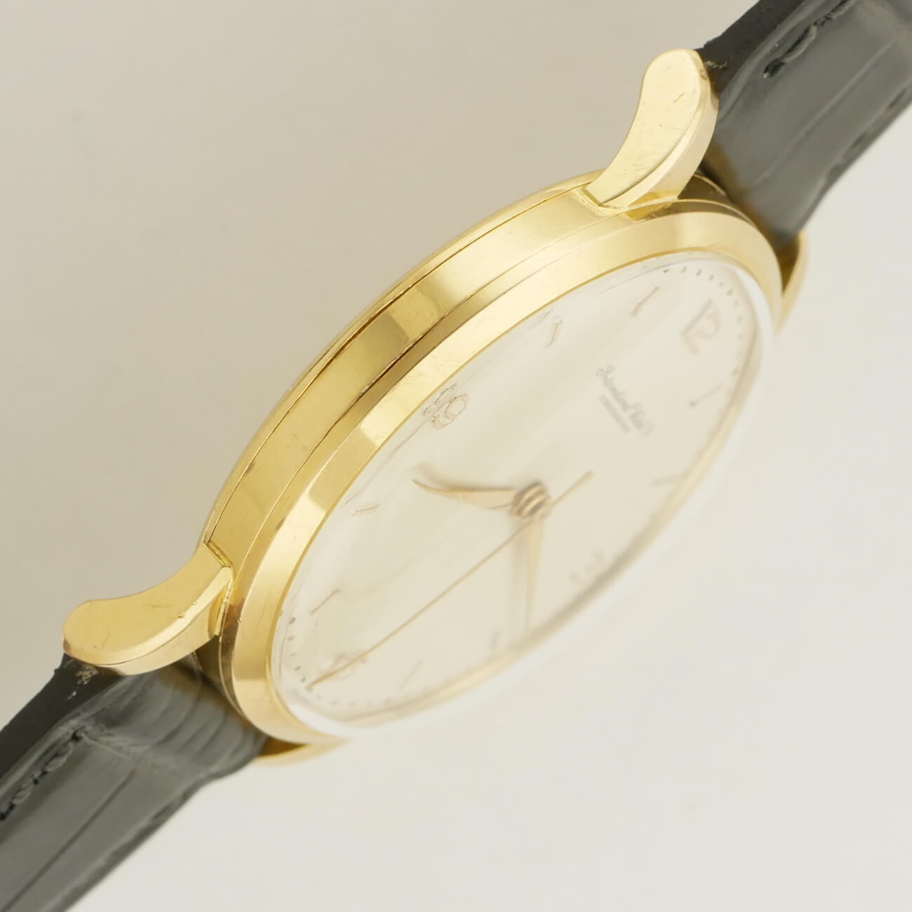 IWC ROUND MODEL
