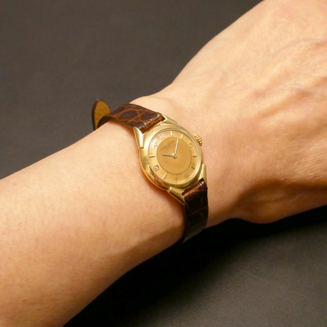VACHERON & CONSTANTIN ROUND MODEL
