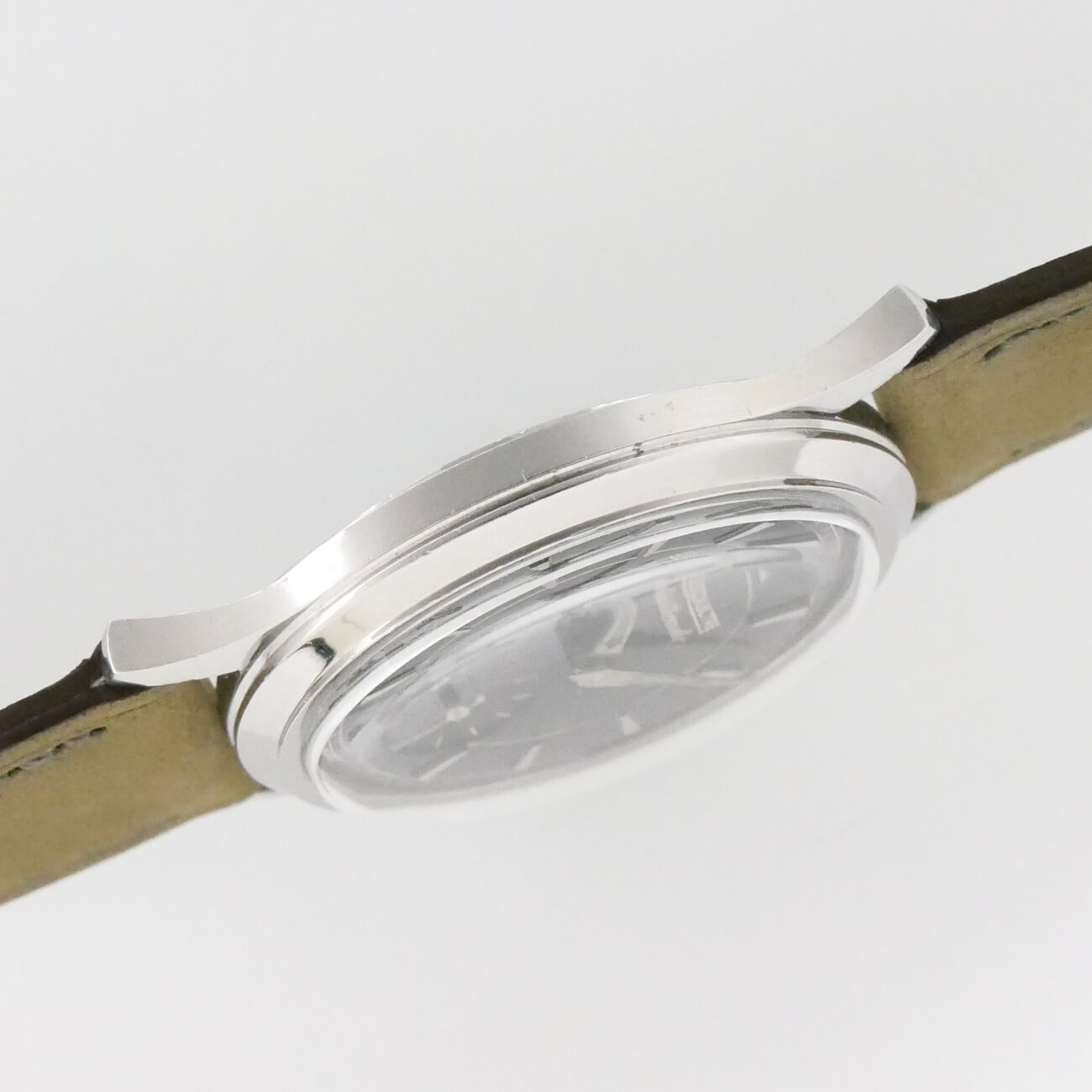 LE COULTRE ROUND MODEL