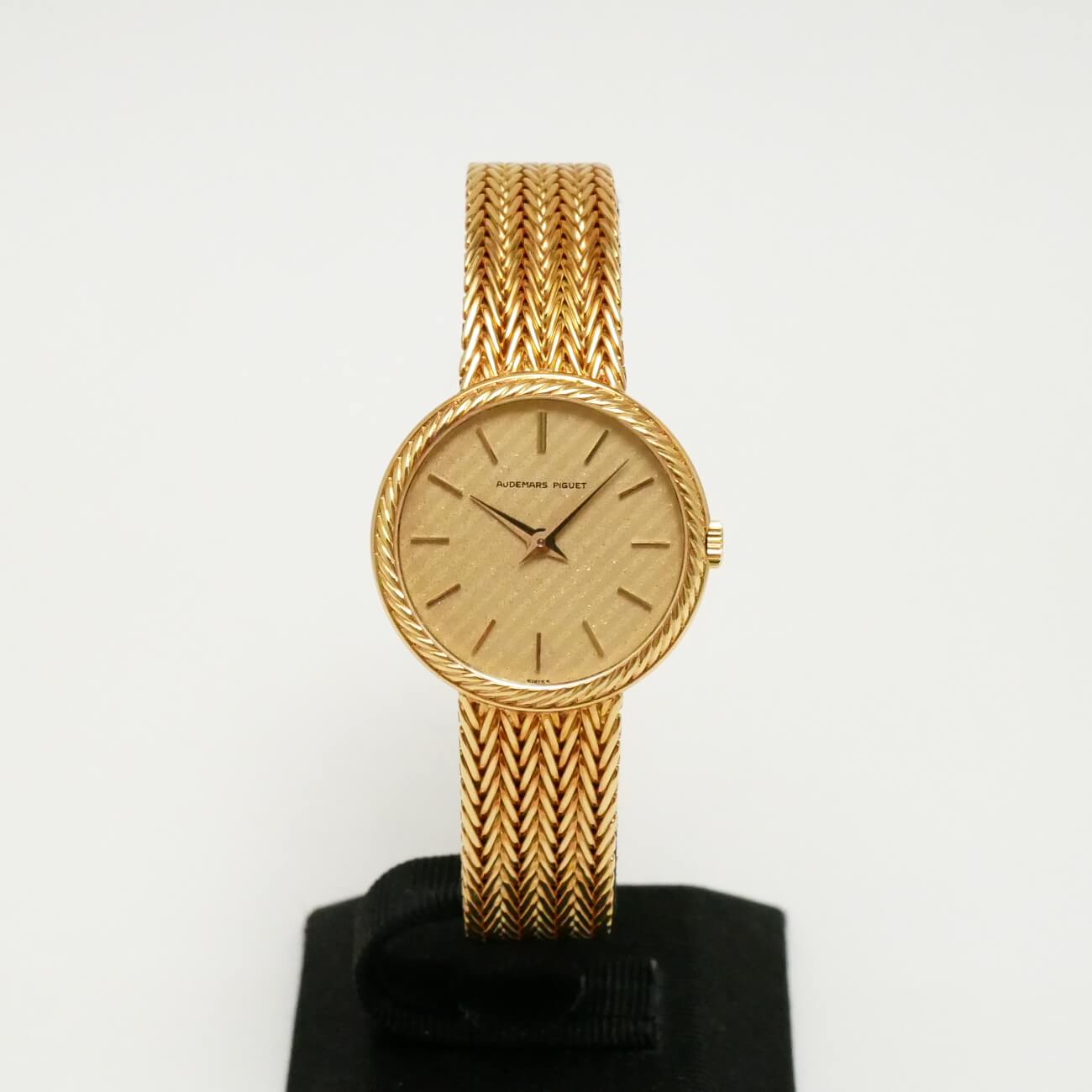 AUDEMARS PIGUET ROUND MODEL