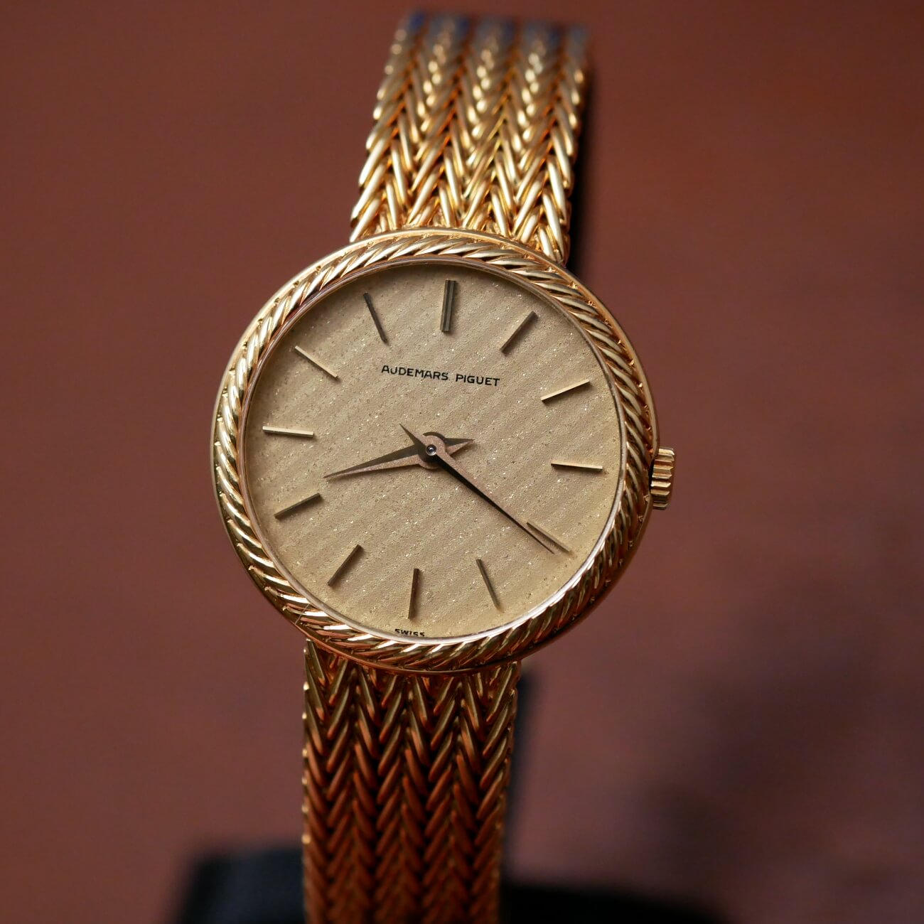 AUDEMARS PIGUET ROUND MODEL