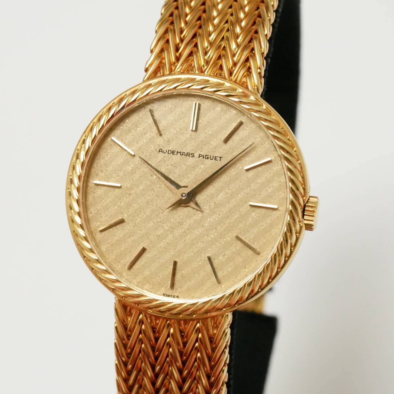 AUDEMARS PIGUET ROUND MODEL