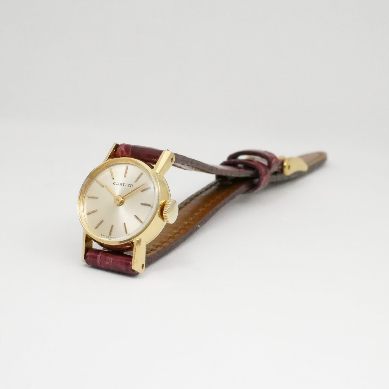 CARTIER ROUND MODEL