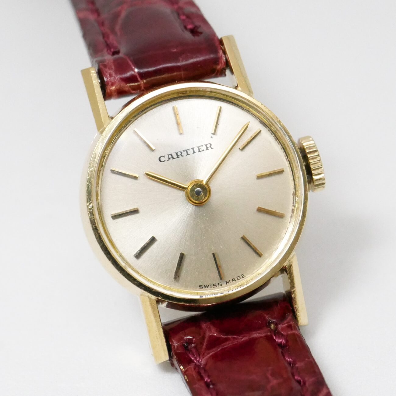 CARTIER ROUND MODEL