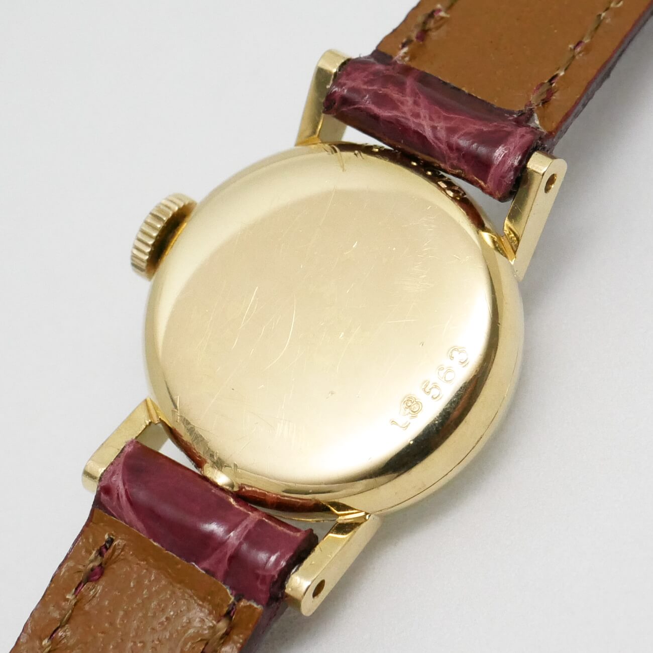 CARTIER ROUND MODEL