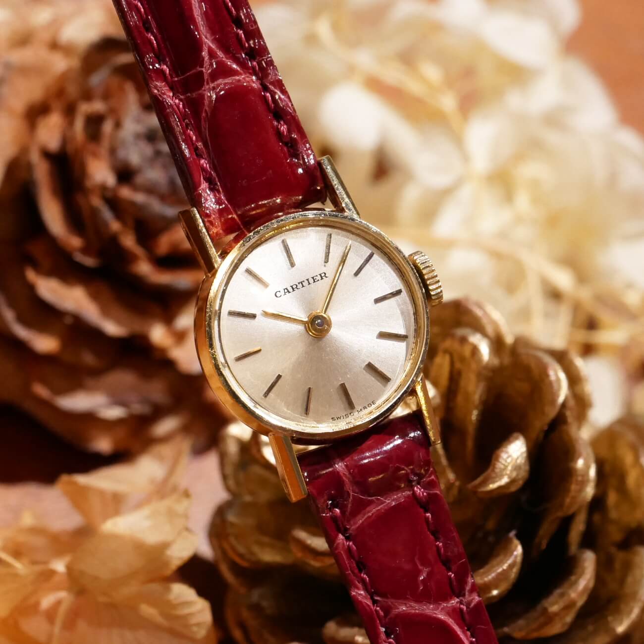 CARTIER ROUND MODEL