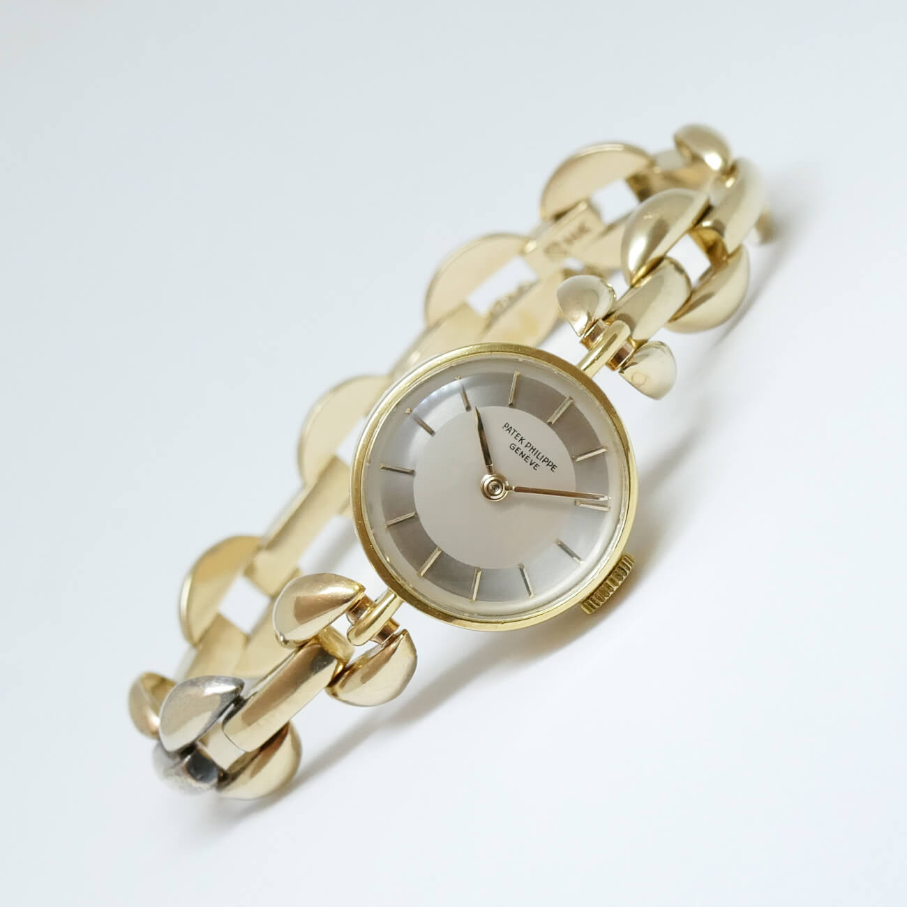 PATEK PHILIPPE ROUND MODEL
