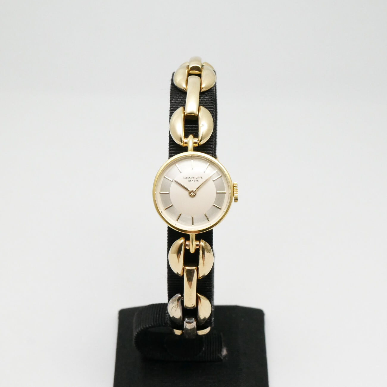 PATEK PHILIPPE ROUND MODEL