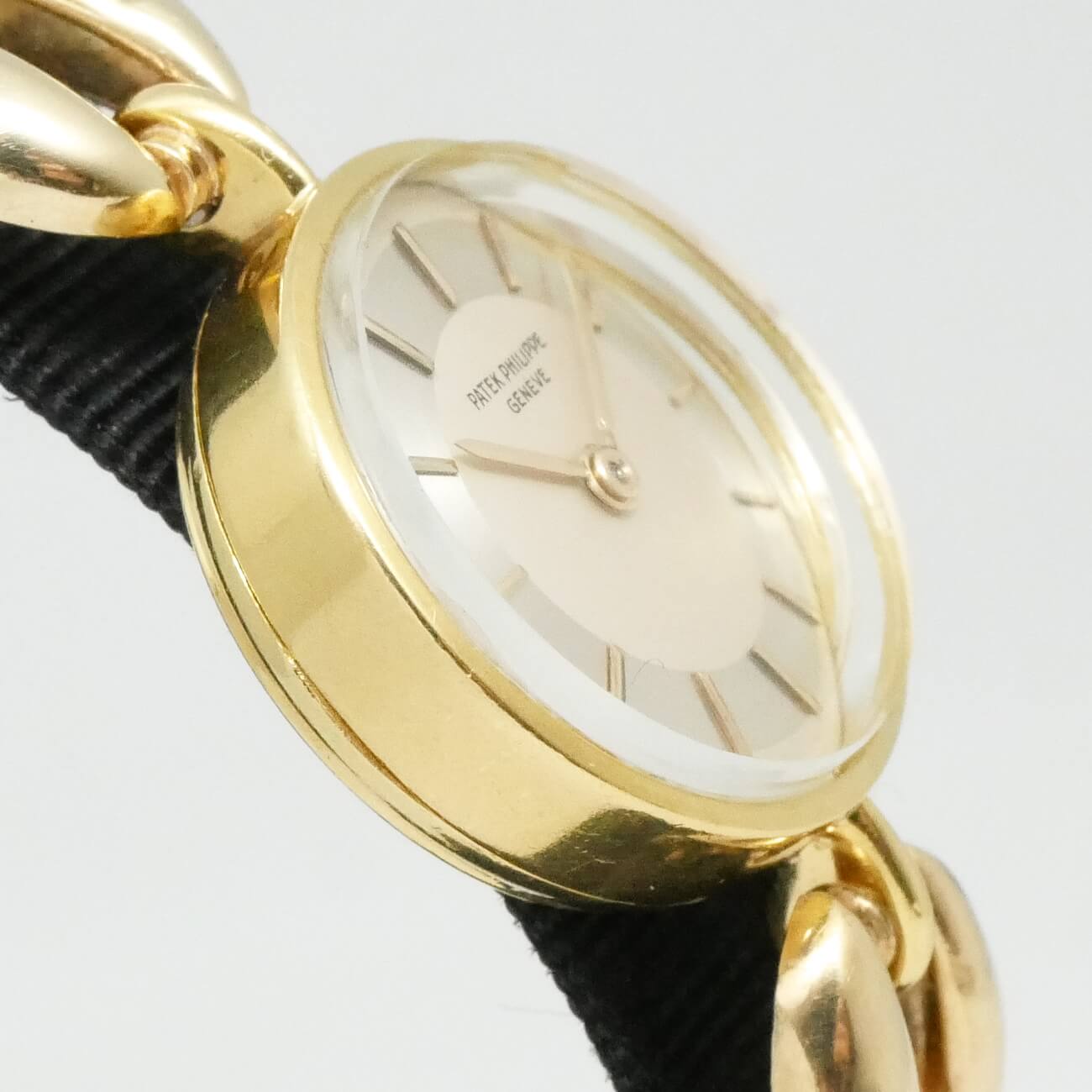 PATEK PHILIPPE ROUND MODEL